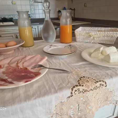 Linda's Retreat Bed & Breakfast *